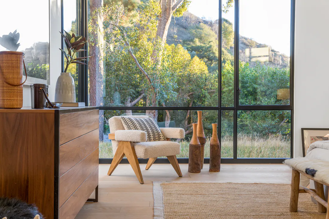 Meridith-Baer-Home-Home-Staging-Southern-California-Beverly-Hills-Modernist-Luxury-Homes-Modern-and-Contemporary-Second-Bedroom-Chair